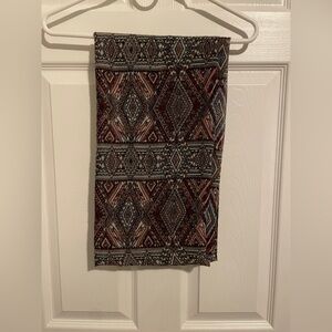 Geometric Patterned Purple and Black Fashion Scarf